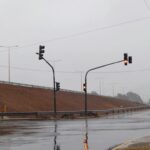 Nuevos semáforos bajo el puente Favaloro para prevención y ordenamiento vehicular