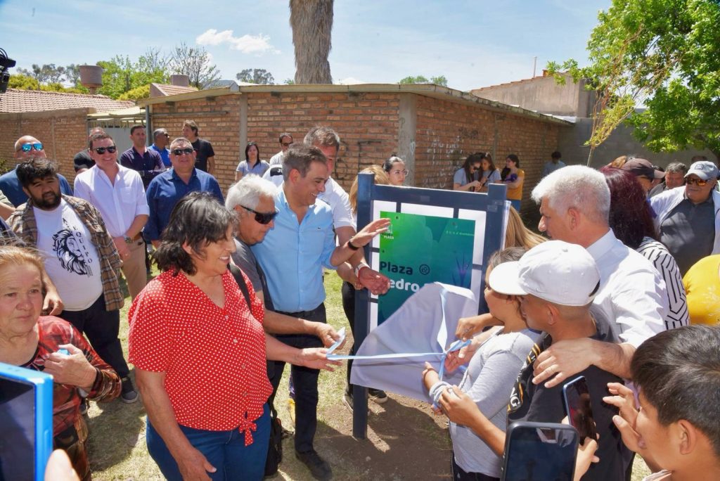 El intendente Hissa inauguró la renovada plaza del barrio Pedro Payer