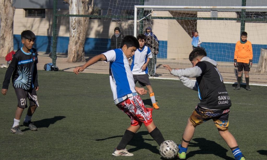 Torneo Interbarrial “Copa Amistad 2025”, hay campeones y alzarán el trofeo