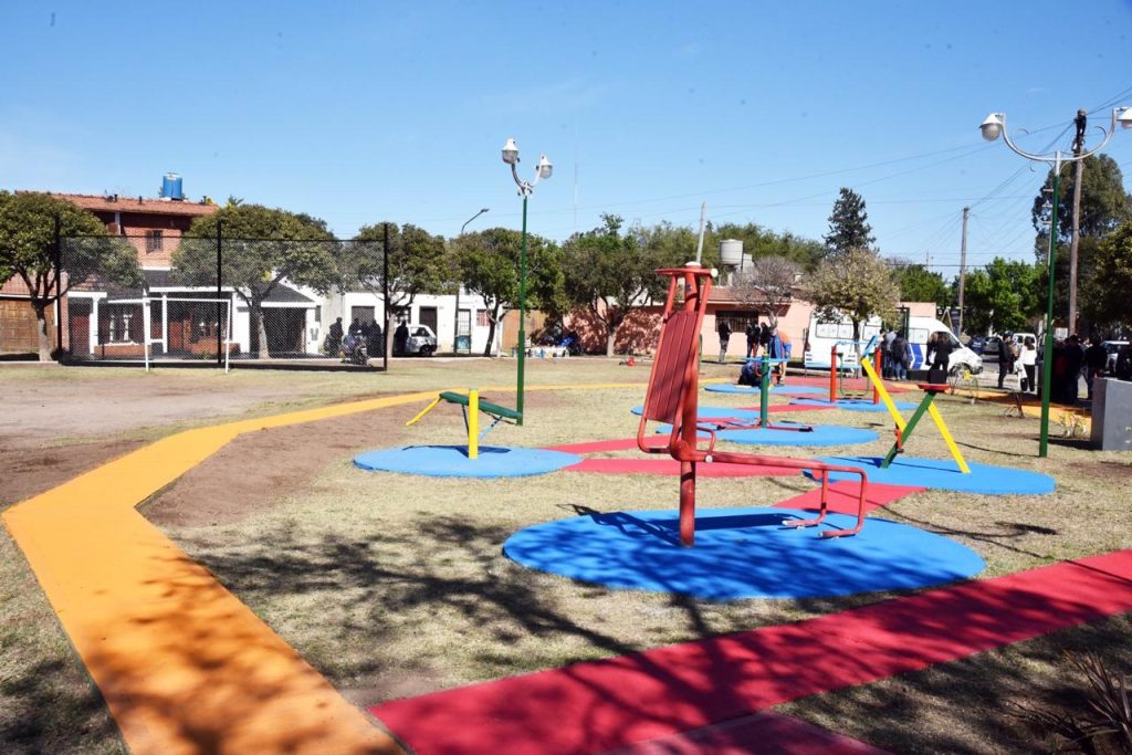 Hissa inauguró las obras de renovación integral de la plaza Maestras Puntanas del barrio AMPPyA