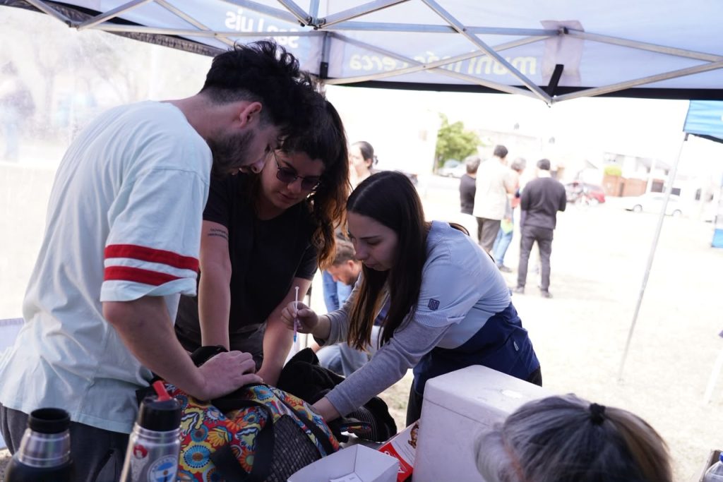 La Muni Más Cerca llegó al barrio 85 Viviendas con servicios y atenciones