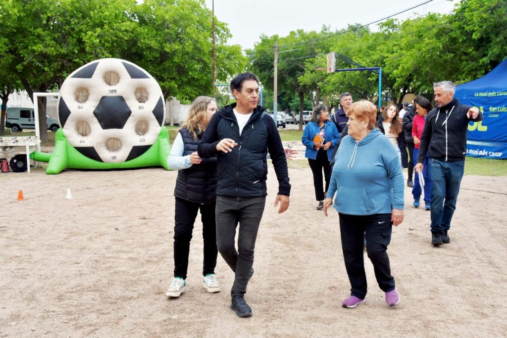La Muni Más Cerca llegó al barrio Policial Sur con servicios y anuncios de obras
