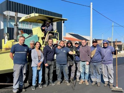 El intendente Hissa visitó la obra de repavimentación en el barrio Jardín San Luis