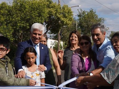 El intendente inauguró obras de repavimentación y una nueva plaza en el barrio Telepostal