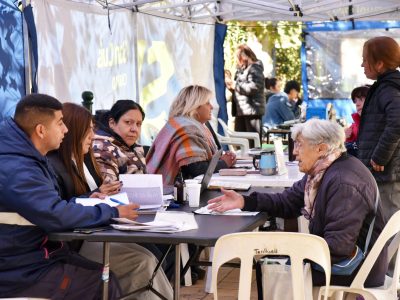 La Muni Más Cerca realizó su operativo 77 en la plaza Independencia