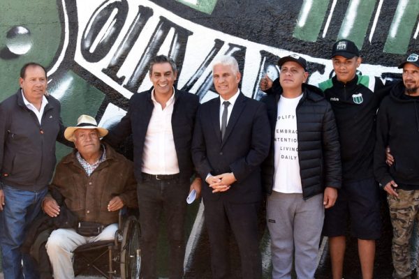 El intendente Hissa inauguró la renovación de la plaza del barrio Los Olivares
