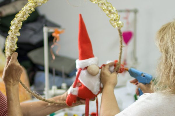 La ciudad se ilumina este 7 de diciembre con la feria artesanal y el encendido del árbol de Navidad