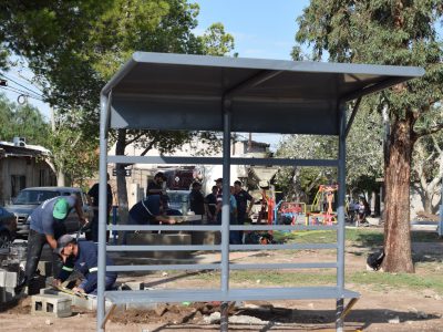 La ciudad sumó más de 50 nuevas garitas de colectivo