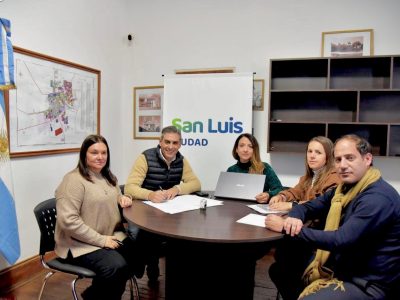 Firma decreto adjudicación CAV Eva Perón
