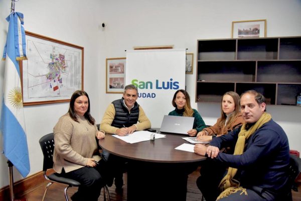 Firma decreto adjudicación CAV Eva Perón