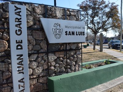 Renuevan la plaza Juan de Garay en el barrio Kennedy con más accesibilidad y juegos inclusivos