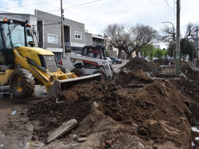 La Municipalidad renovó 90 metros de red cloacal en avenida Presidente Perón