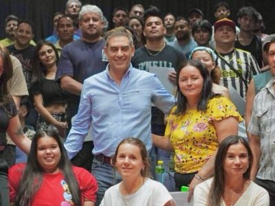 “Festival de la Familia”: artistas locales colmaron el Centro Cultural José La Vía en la preselección